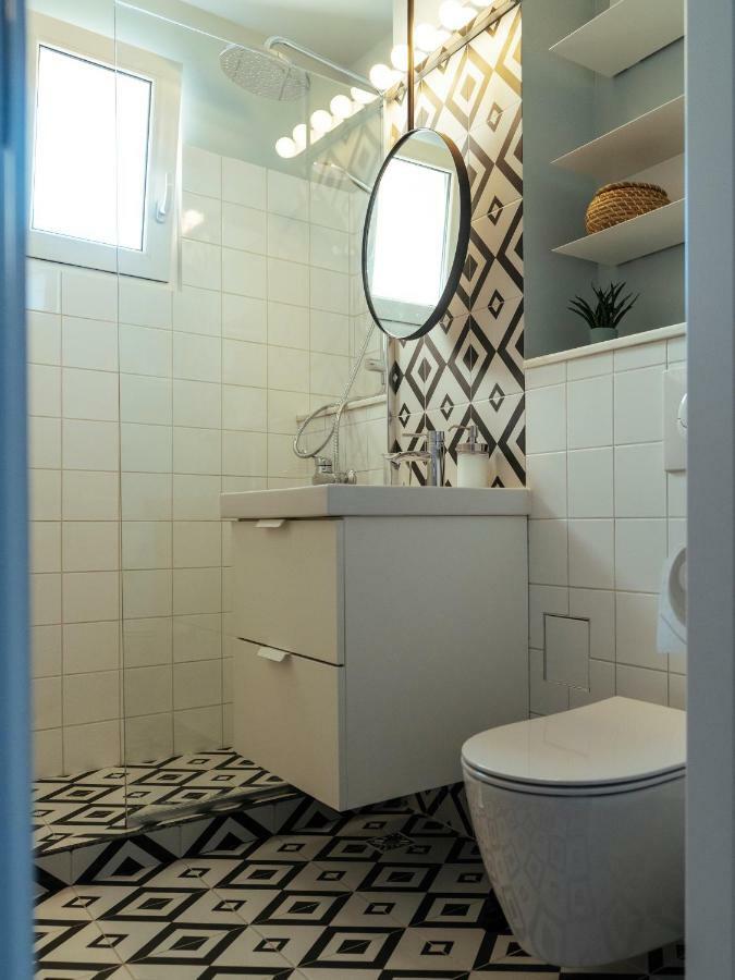 Parklake Design Apartment - Fabulous View - Netflix Bukares Bagian luar foto